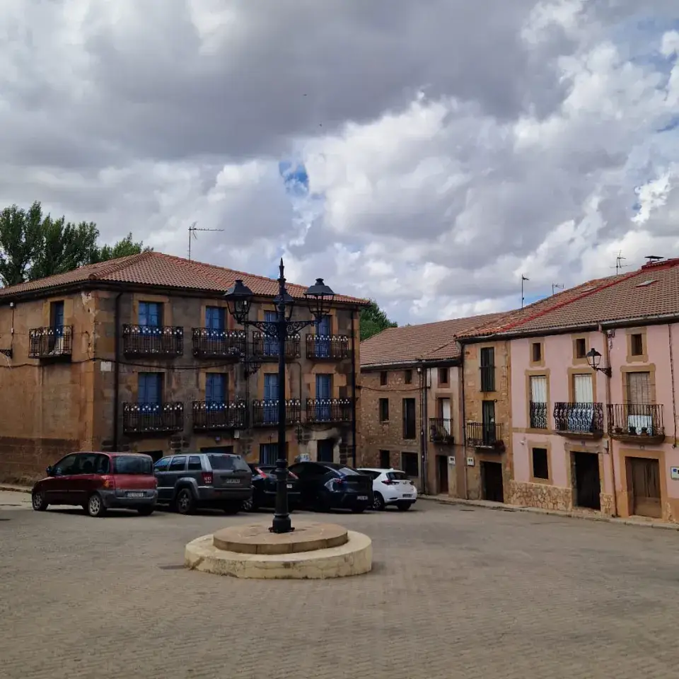 Plaza Mayor y el antiguo rollo