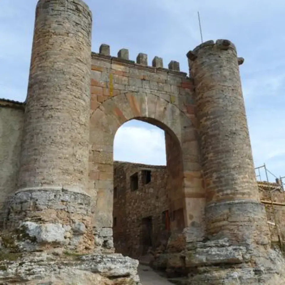 Puerta de Sollera o Arco de Abajo